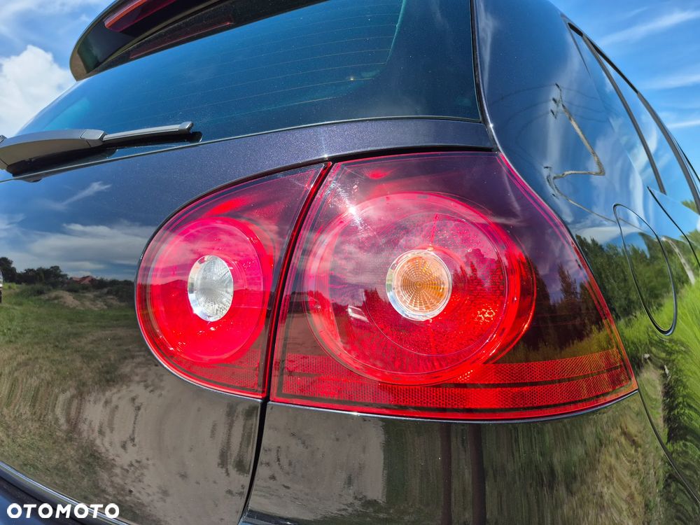 Volkswagen Golf 2.0 FSI Speed - 32