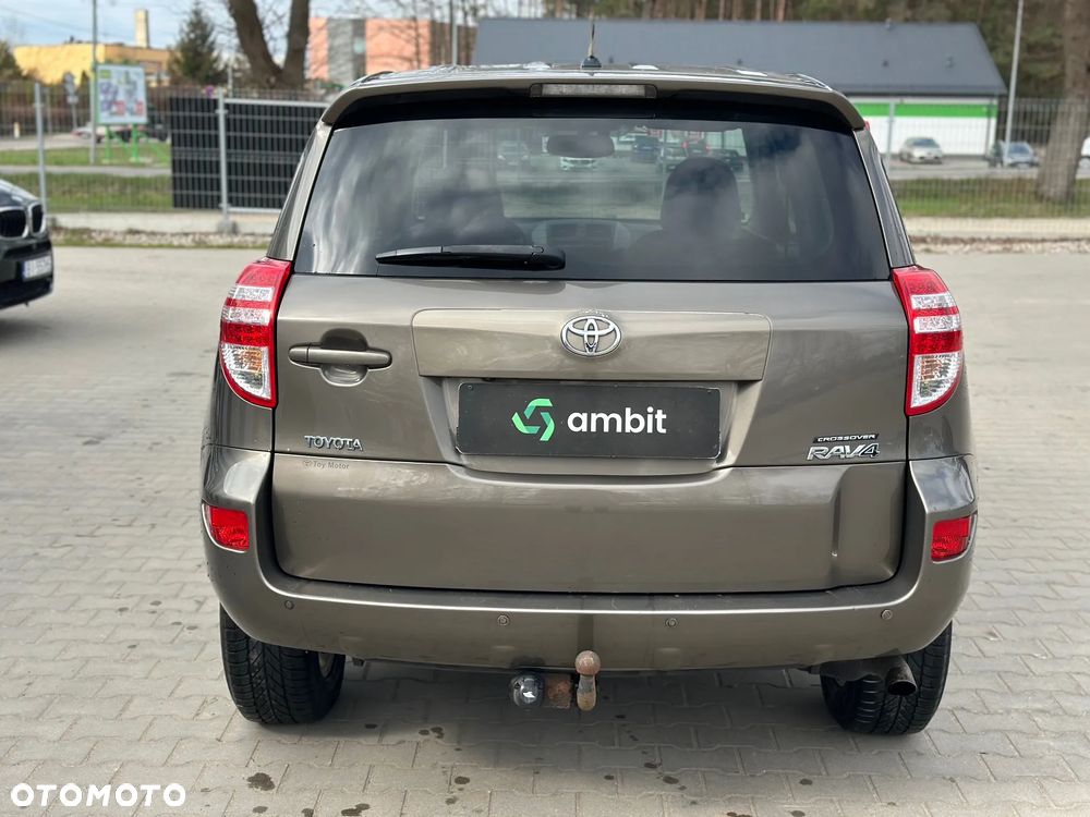 Toyota RAV4 - 6