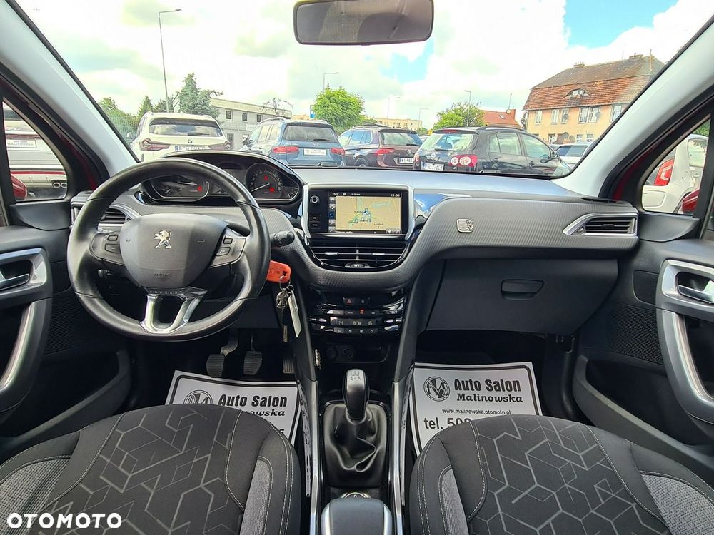 Peugeot 2008 1.2 Pure Tech Style S&S - 11
