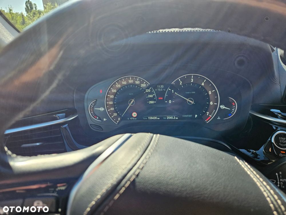 BMW Seria 5 540i GPF xDrive Luxury Line - 26