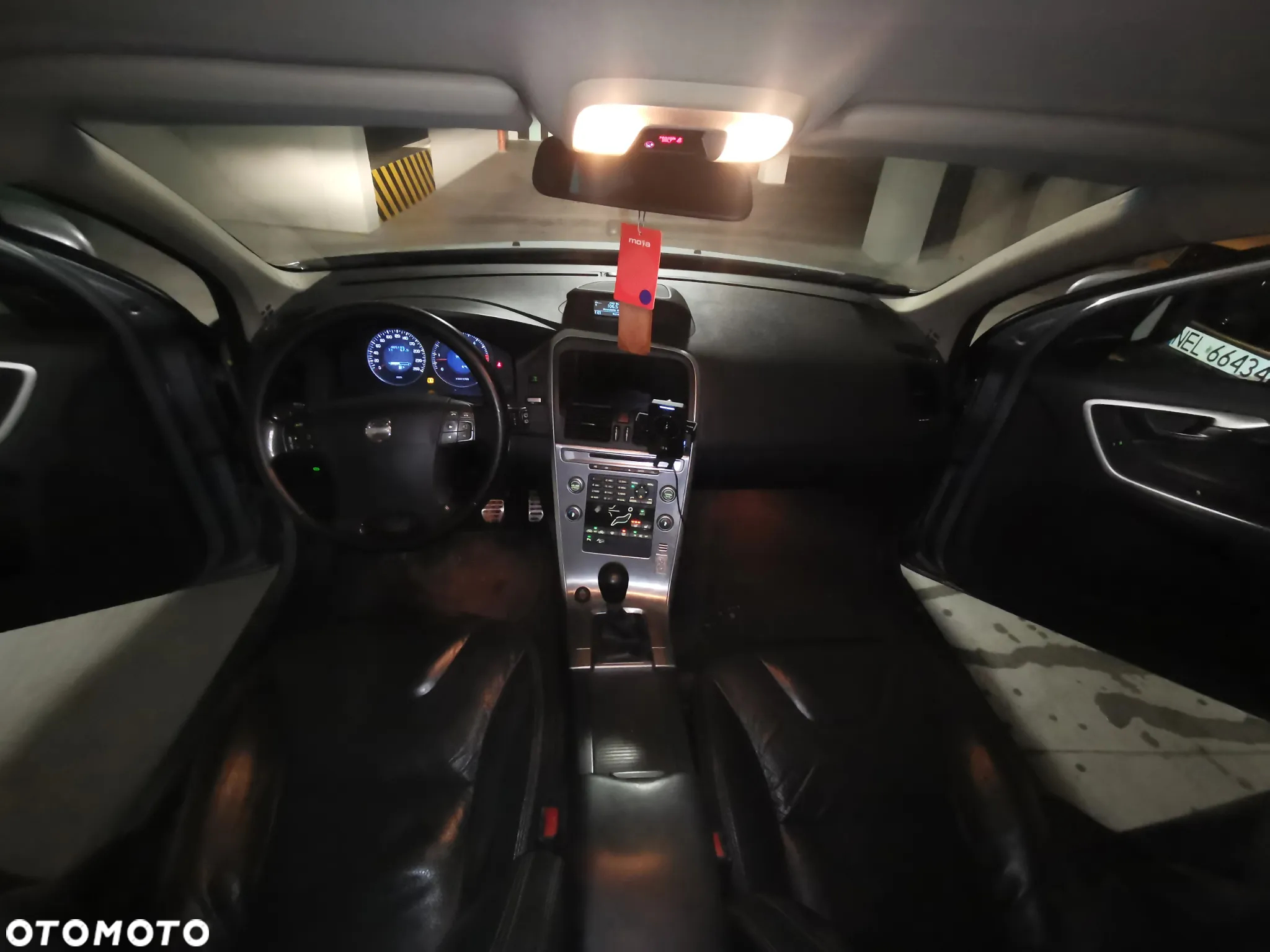 Volvo XC 60 D5 AWD Momentum - 5