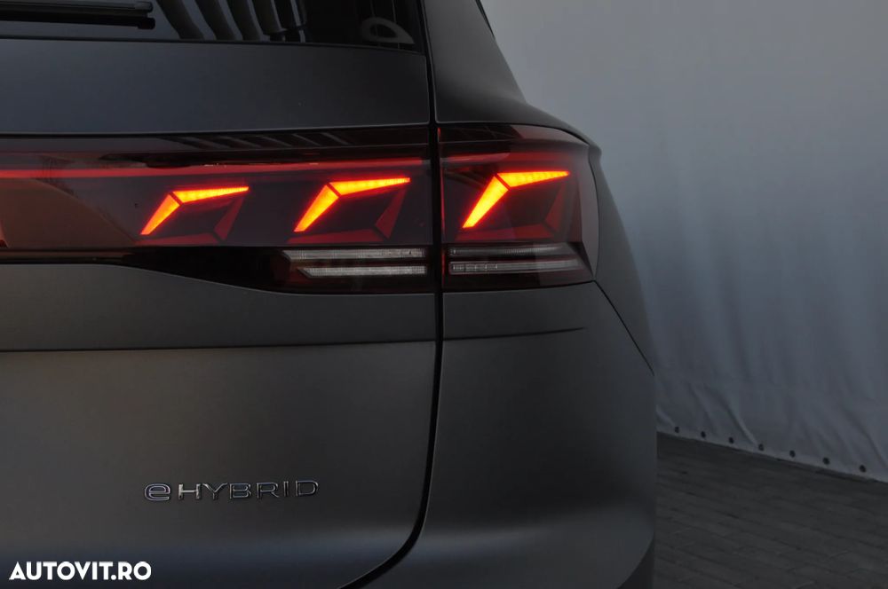 Volkswagen Touareg V6 TSI eHybrid PHEV R - 36