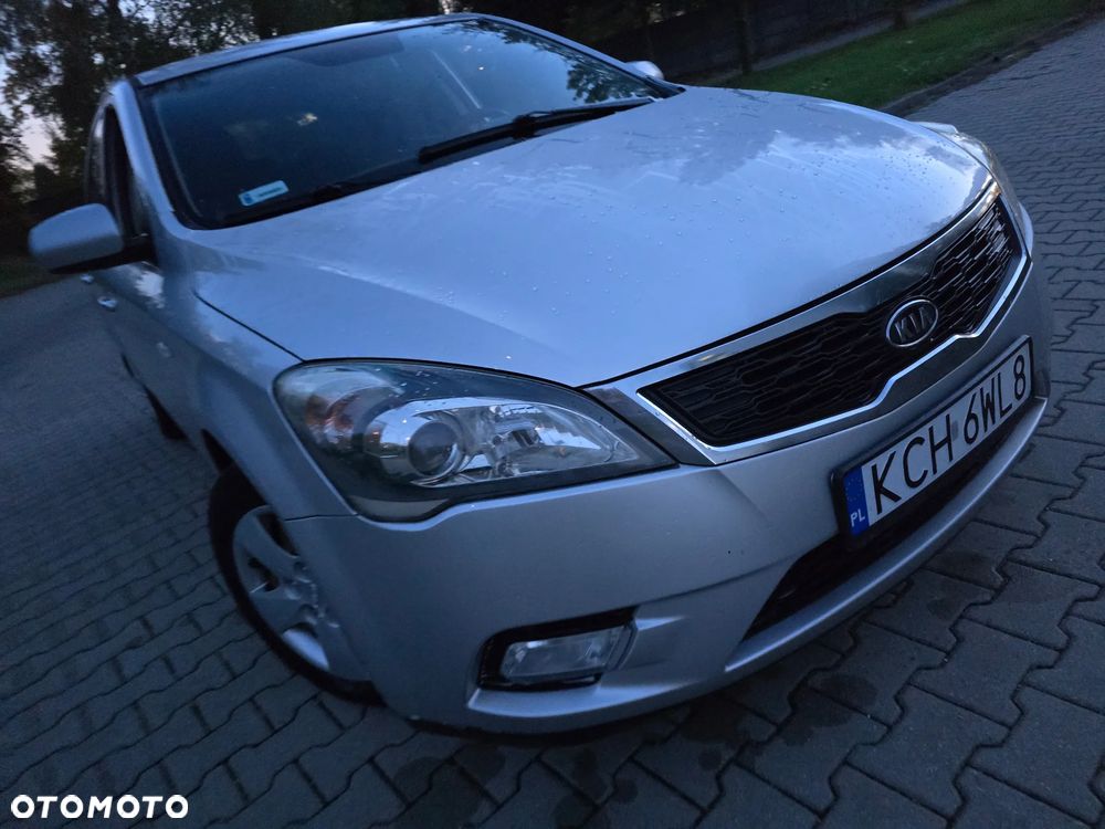 Kia Ceed - 16