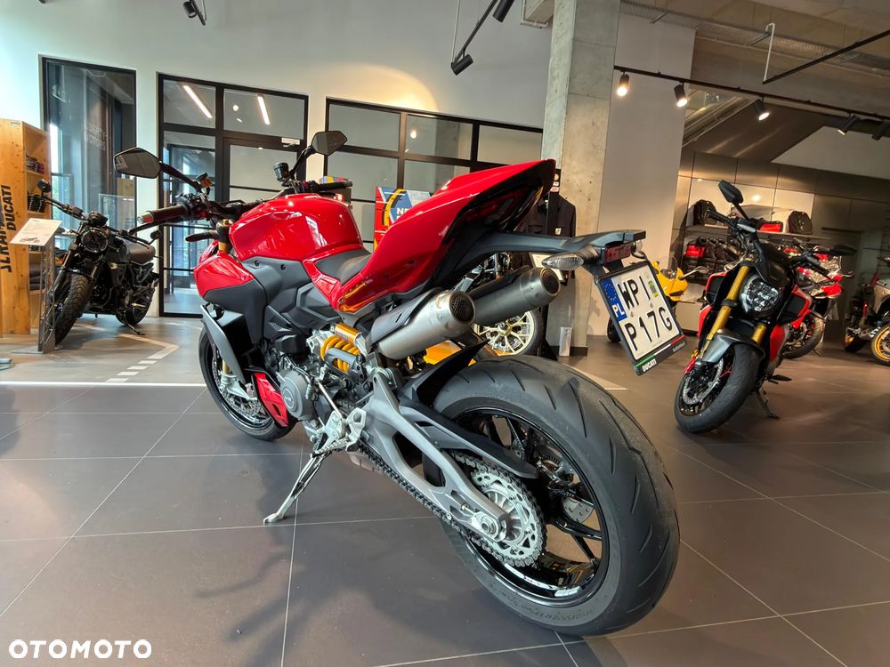 Ducati Streetfighter V2 - 6