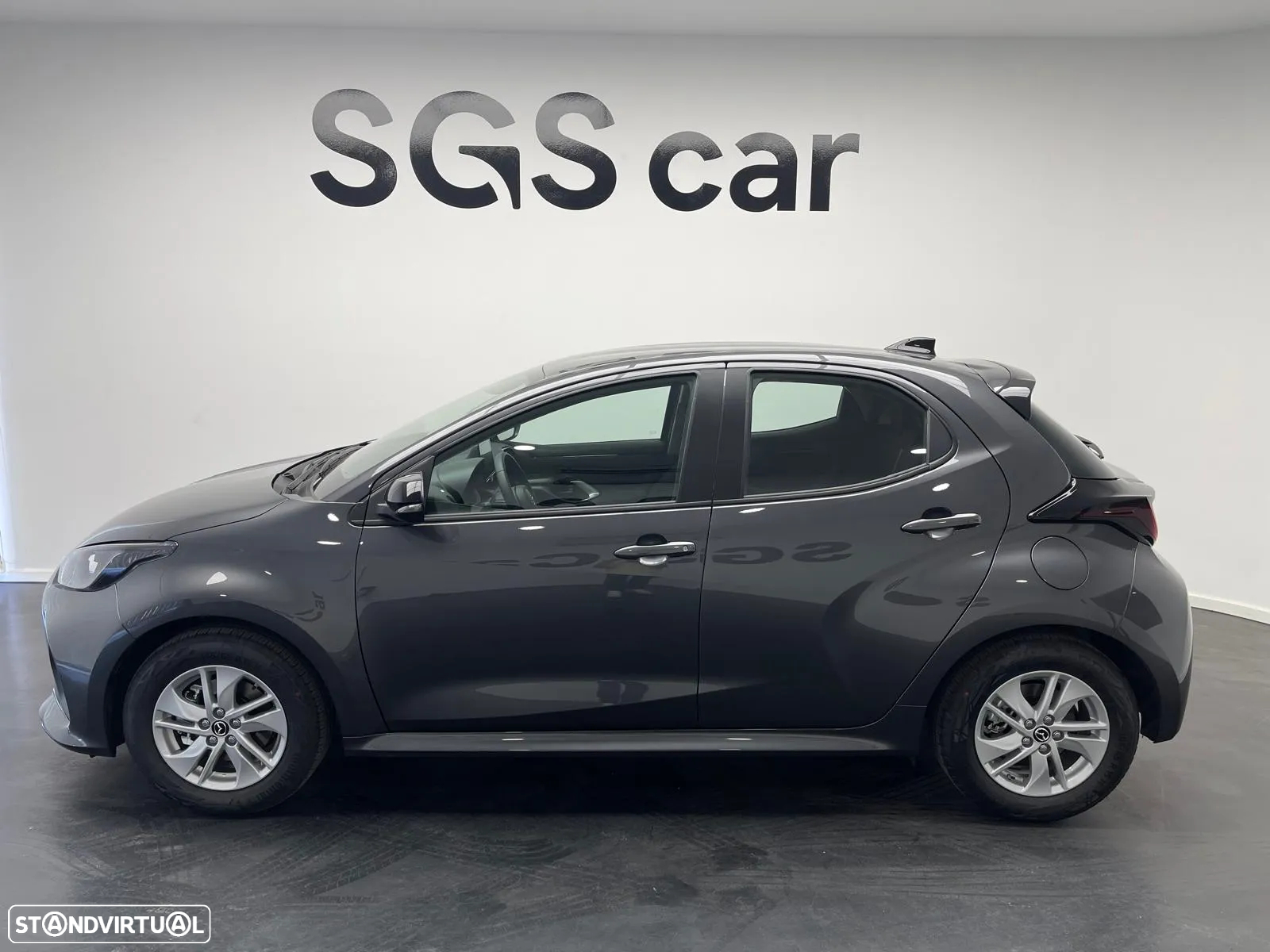 Mazda 2 1.5 L Hybrid VVT-i Centre-Line - 2