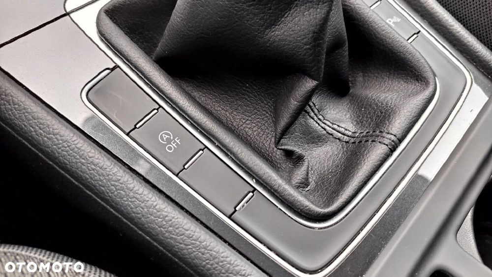 Volkswagen Golf - 26