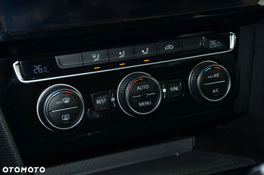Volkswagen Passat - 28