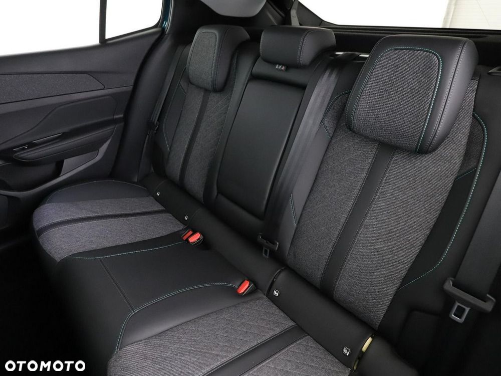 Peugeot 408 1.6 Plug-In Hybrid 180 Allure EAT8 - 18