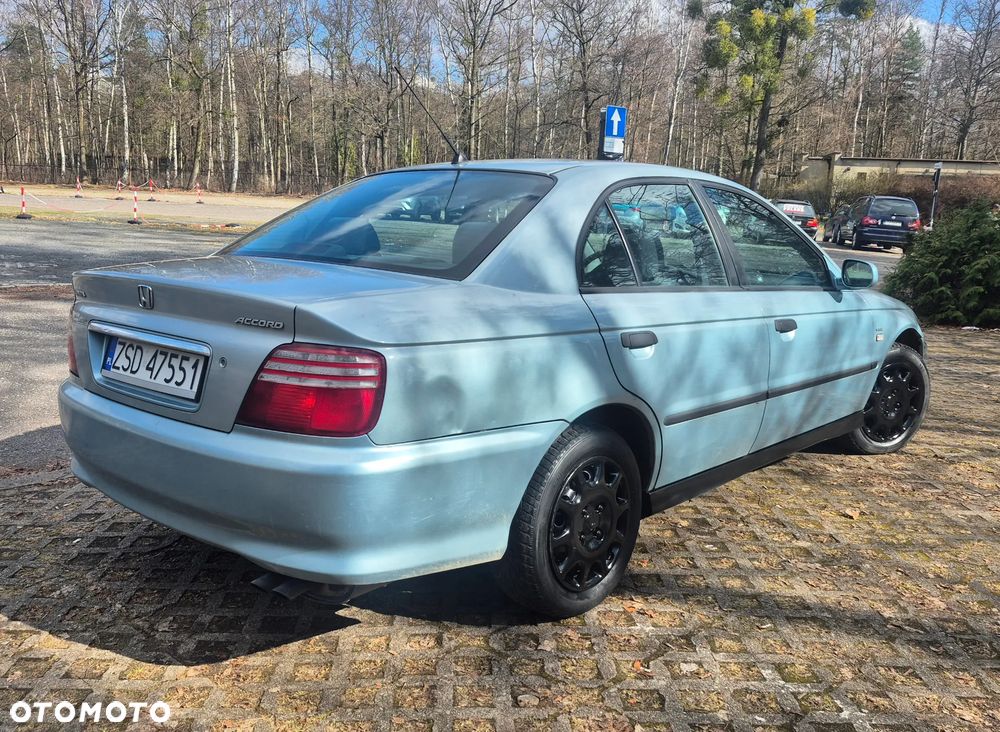 Honda Accord 1.8i S - 4