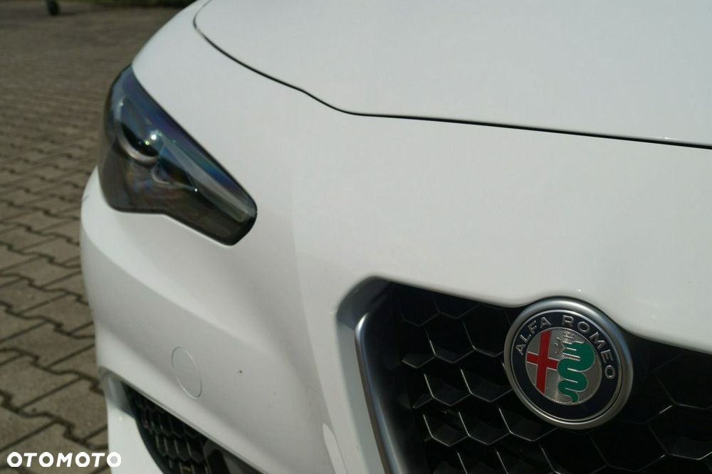 Alfa Romeo Giulia - 26