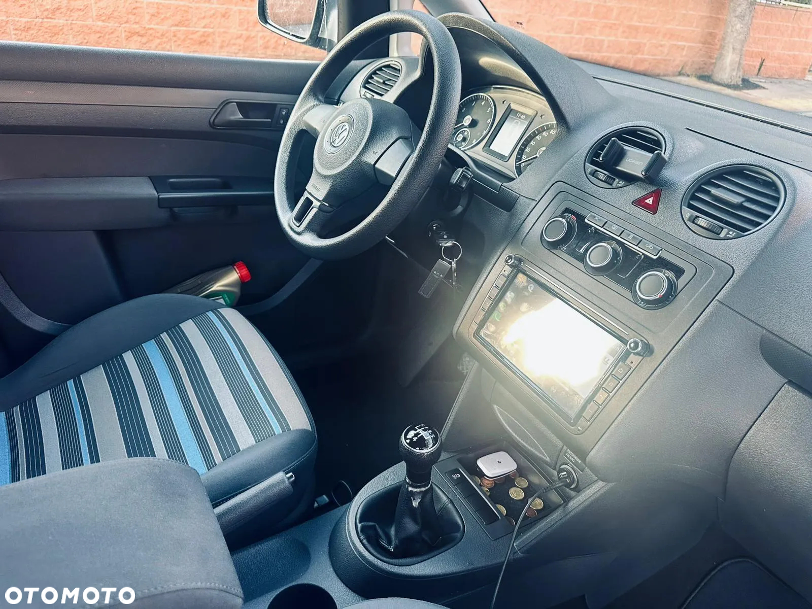 Volkswagen Caddy 1.2 (7-Si.) Edition 30 - 7