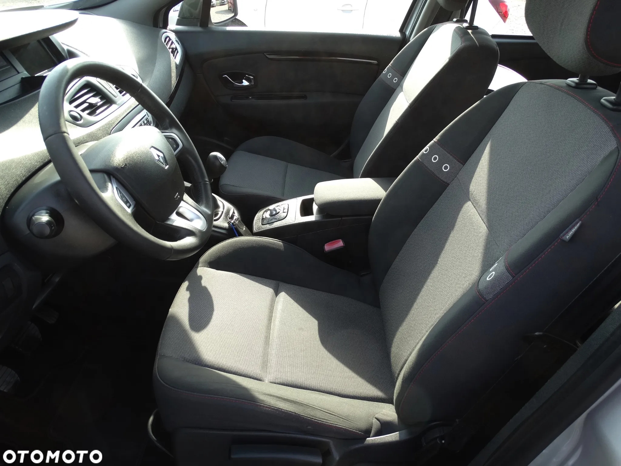 Renault Scenic 1.5dCi TomTom Edition - 30