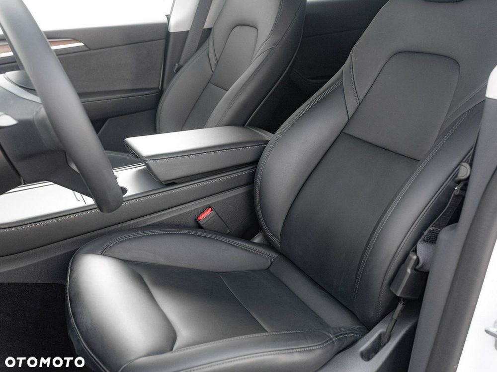 Tesla Model Y Long Range RWD - 14
