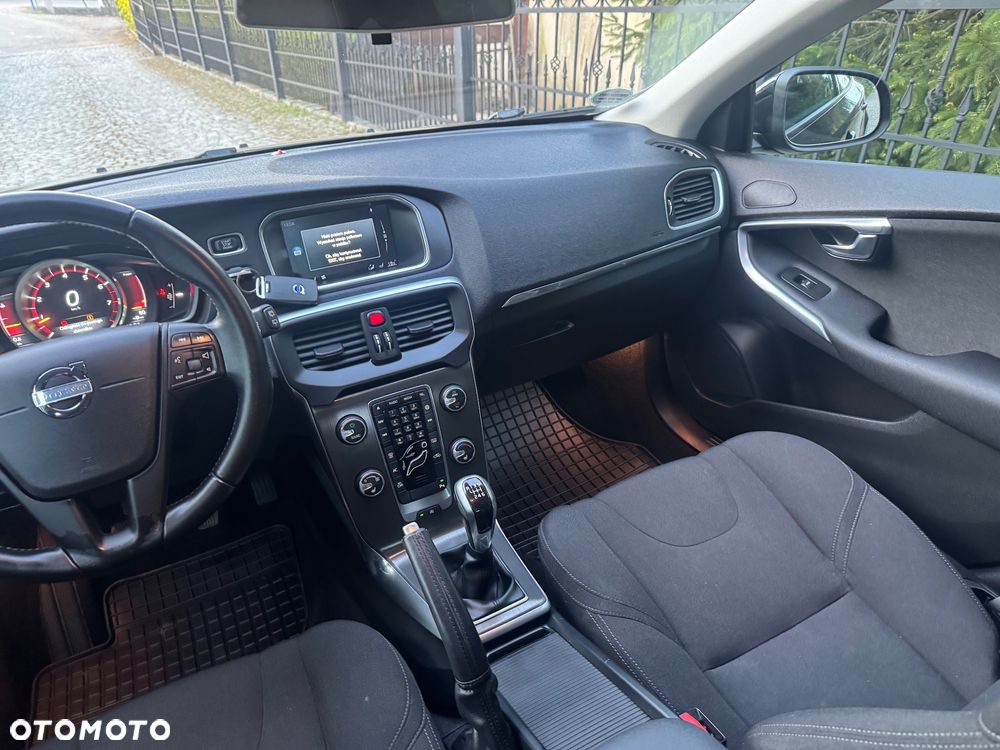 Volvo V40 T2 You - 27