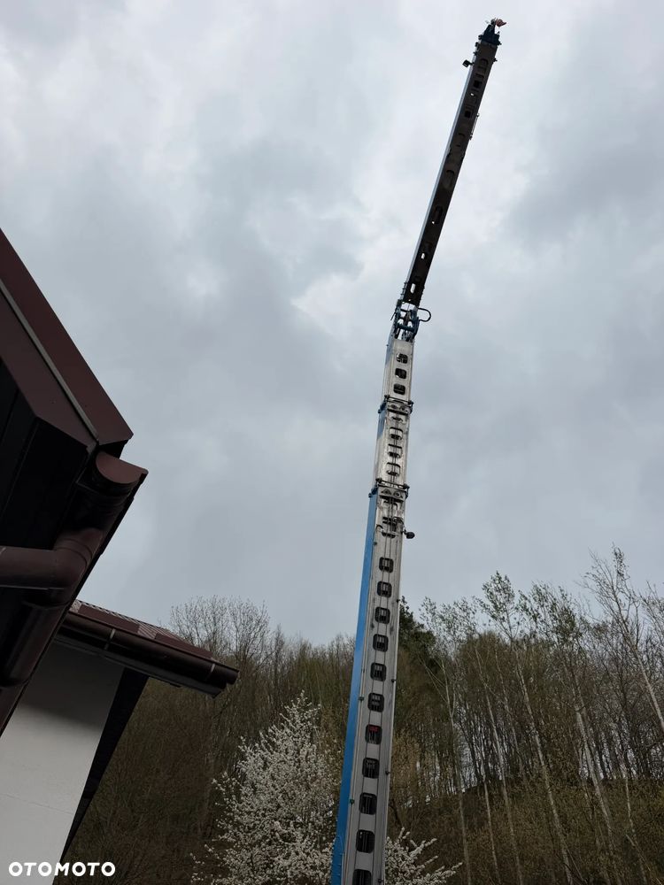 KLAAS 21/31TSP Dźwig Dekarski żuraw zwyżka podnośnik 31m. udźwig 1800kg max. Silnik Yanmar 3cyl. Dźwig Sterowany całkowicie zdalnie z pilota. Do 3,5 tony Transportowanie samochodem osobowym! Podwieszana oś Hydr. Własny Napęd Hydr. na 2 koła w terenie. Maszyna jak Nowa 2,5 tyś mtg. 2013r. Po serwisach Dekra BMWT. Sprowadzona z Norwegii. Nie różni się od nowej z salonu. Pełna Hydraulika w maszynie. Najbogatsza wersja. OKAZJA 230volt. Zero zużycia! - 5