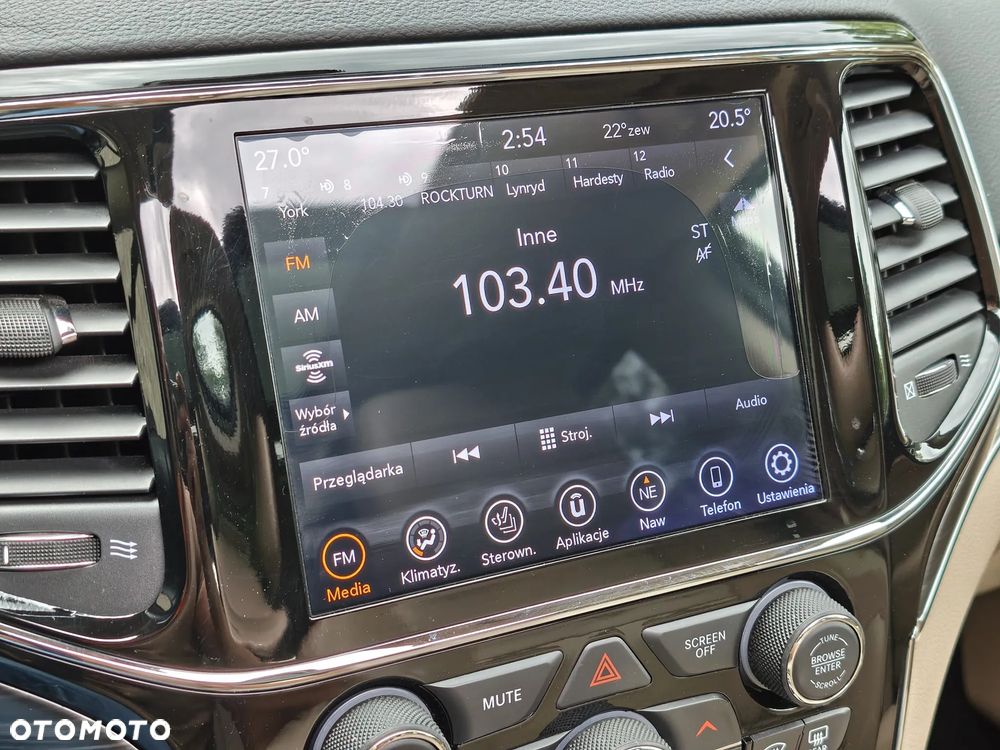Jeep Grand Cherokee - 25