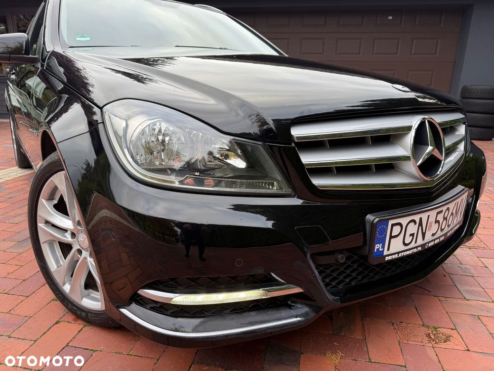 Mercedes-Benz Klasa C 180 CGI BlueEff Avantgarde - 23