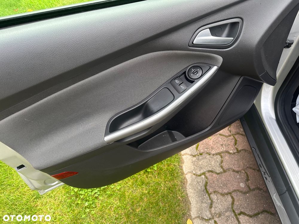 Ford Focus 1.6 Trend Sport - 14