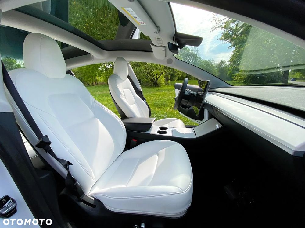 Tesla Model 3 - 25