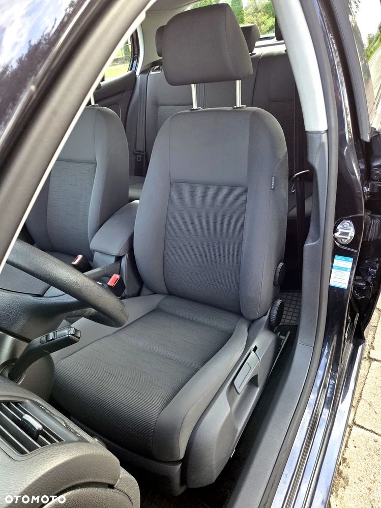 Volkswagen Golf 1.6 Edition - 16