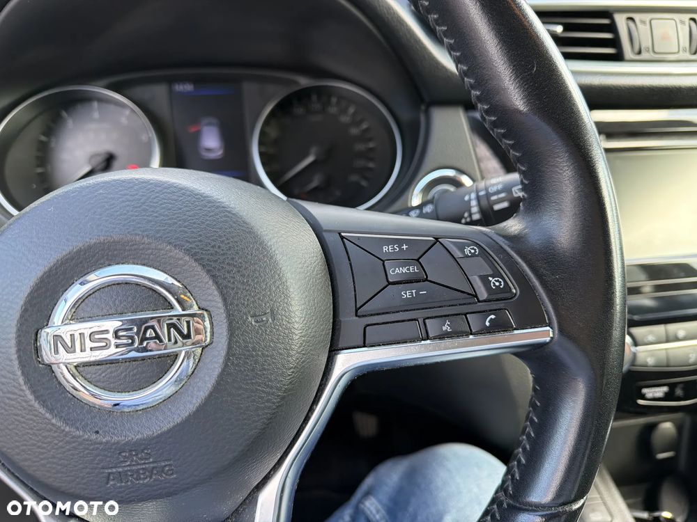 Nissan Qashqai 1.3 DIG-T N-Connecta - 16