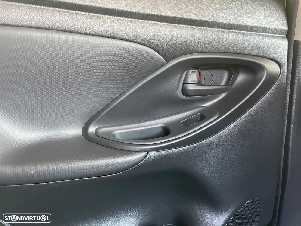 Toyota Yaris Cross 1.5 HDF Comfort Plus - 11