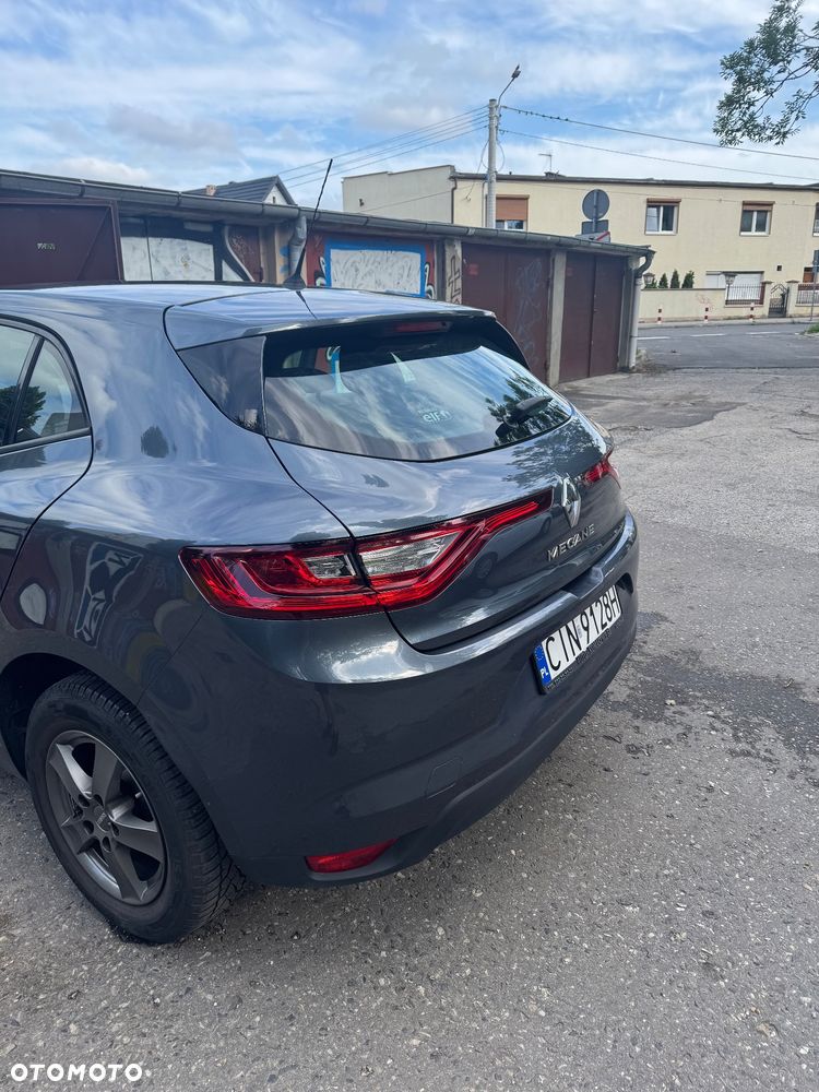 Renault Megane TCe 115 GPF LIFE - 9