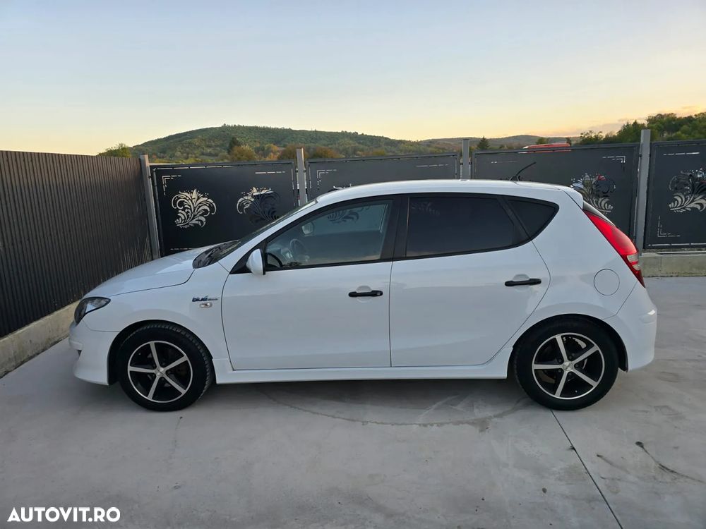 Hyundai i30 1.6 CRDI blue Classic - 5