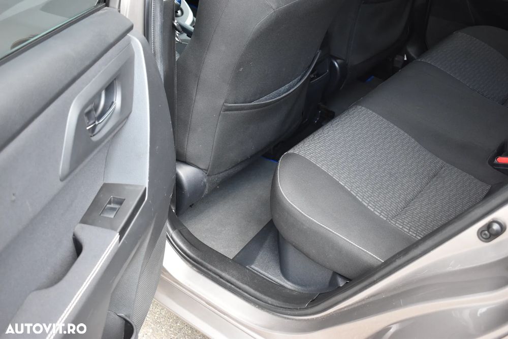 Toyota Auris 1.8 L VVT-i Luna - 19
