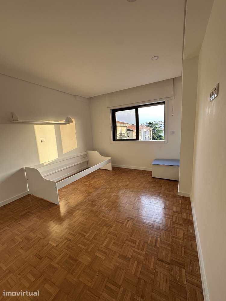 T2+1 Renovado | Luz Natural + Garagem a 5 minutos do Metro St. Ovídio - Grande imagem: 4/9