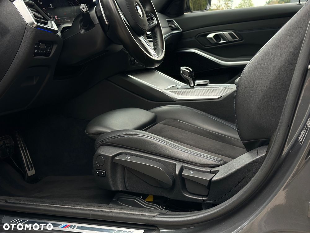 BMW Seria 3 320d M Sport sport - 11