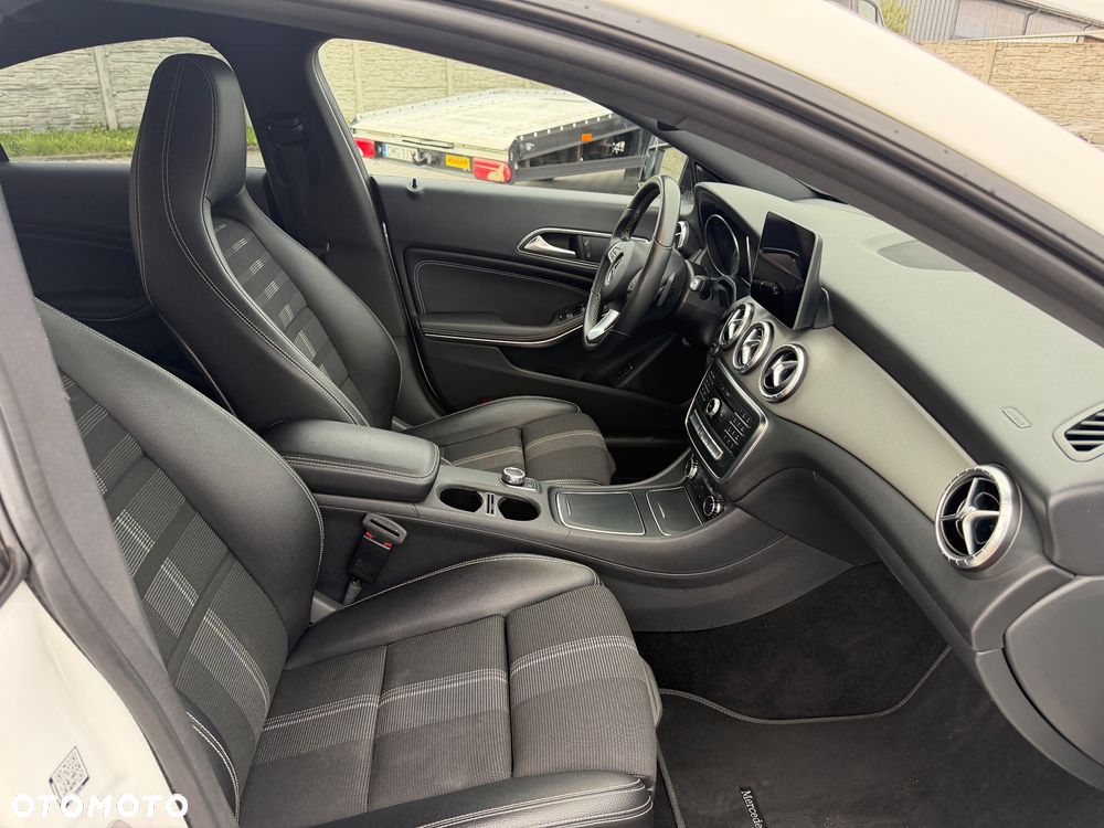 Mercedes-Benz CLA 200 7G-DCT AMG Line - 7