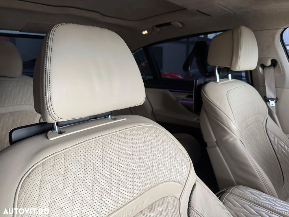 BMW Seria 7 740Ld xDrive - 38