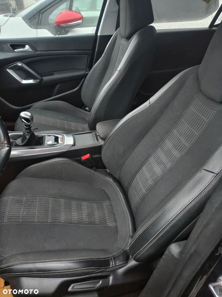 Peugeot 308 BlueHDi FAP 130 Stop & Start Allure - 12