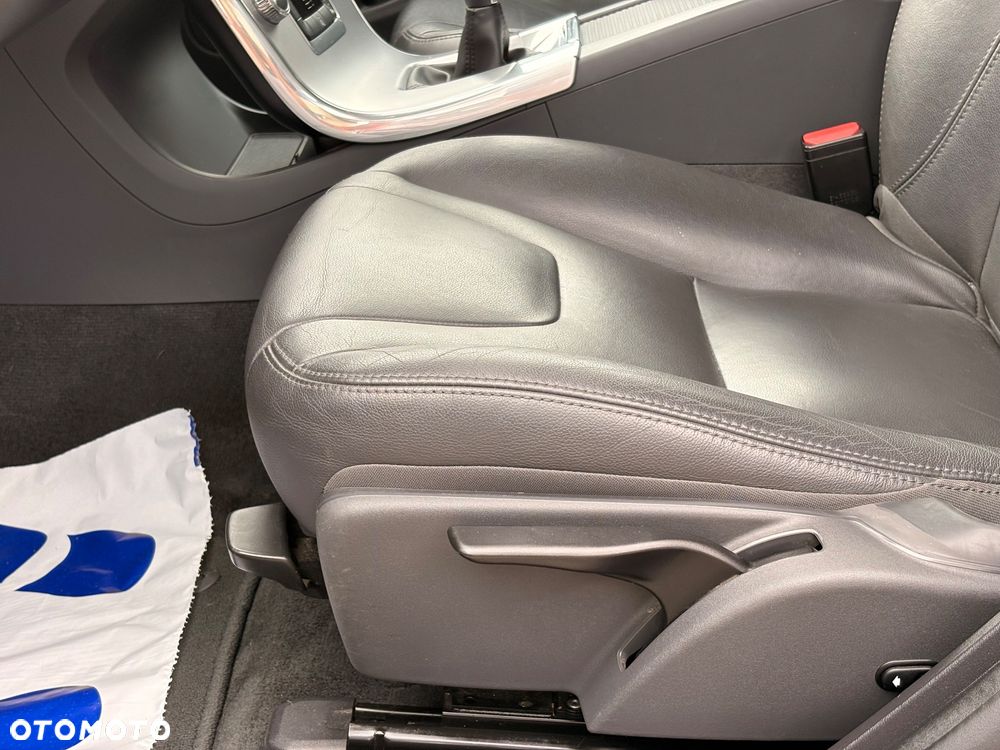 Volvo V60 D3 Momentum Core - 12
