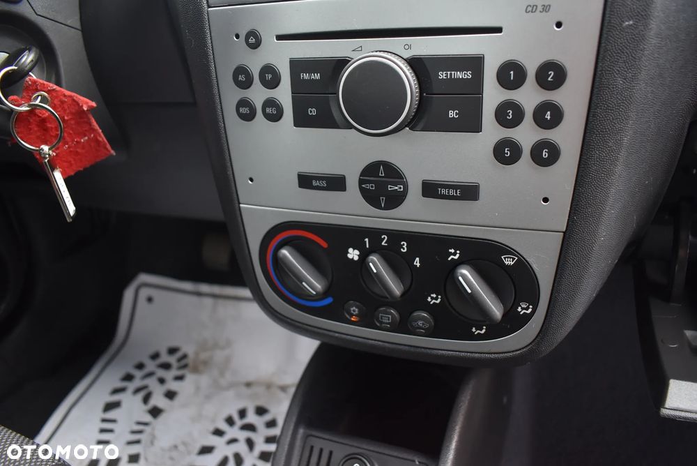 Opel Combo Tour Color Edition - 30