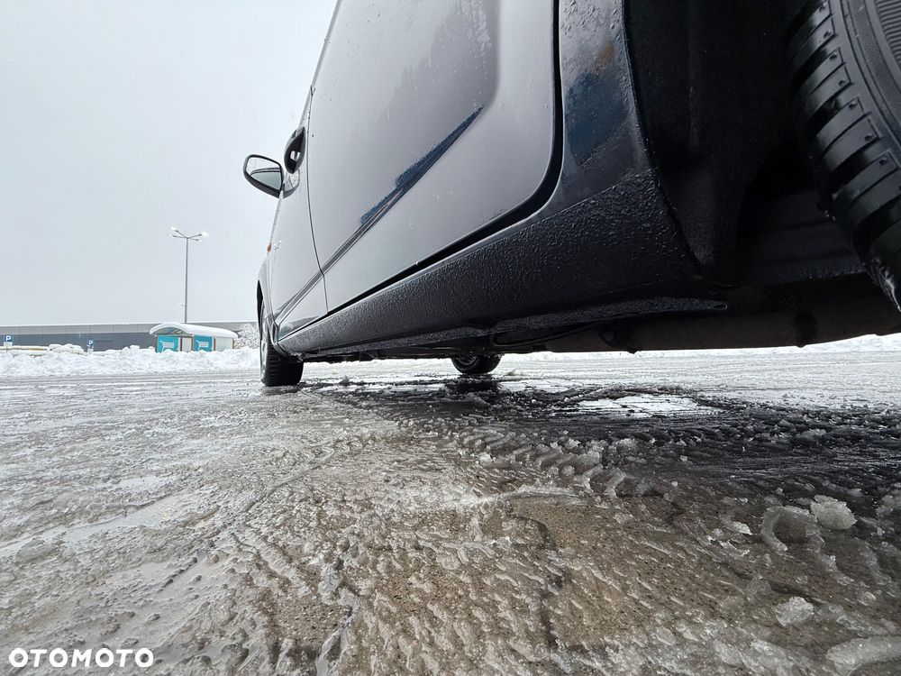 Ford Mondeo 2.0 Ambiente - 24