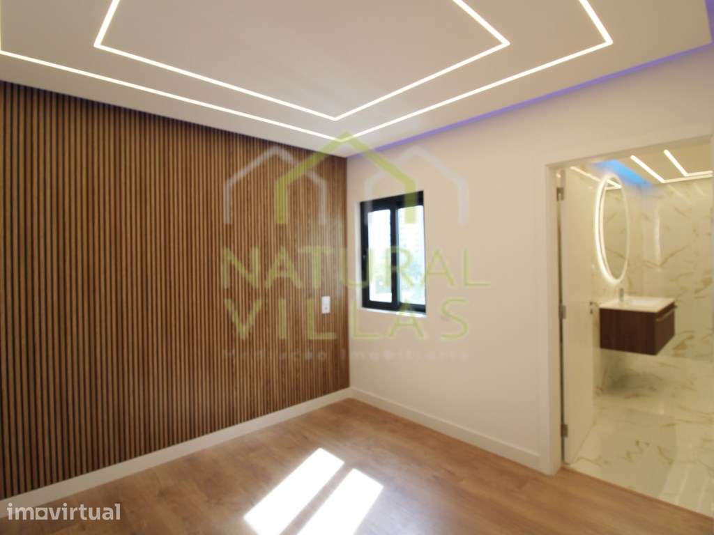 Apartamento T2 Moderno Frente Mar, Quarteira - Grande imagem: 4/13