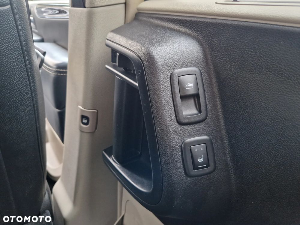 Chrysler Town & Country 3.6 Touring - 19