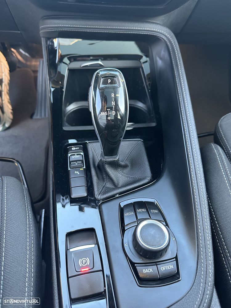 BMW X1 16 d sDrive Auto Line Sport - 17