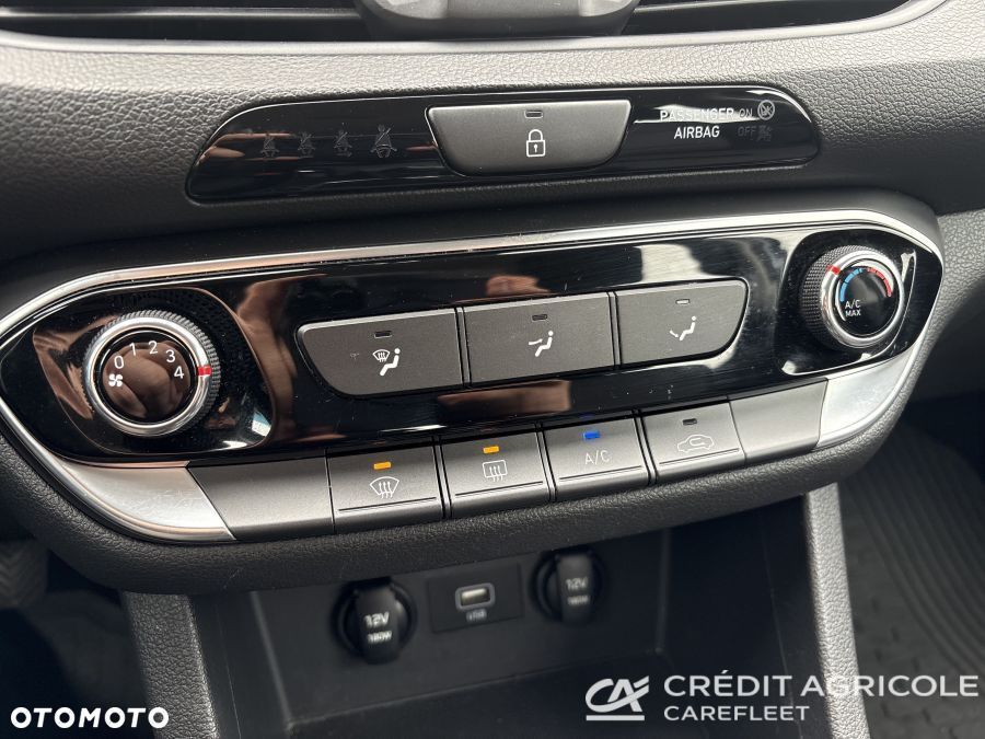 Hyundai i30 1.5 DPI Classic + - 28