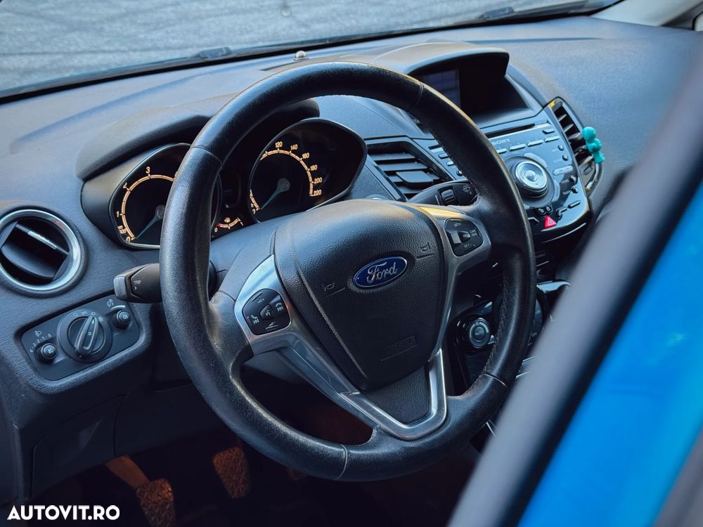 Ford Fiesta 1.6 TDCI SYNC Edition - 11