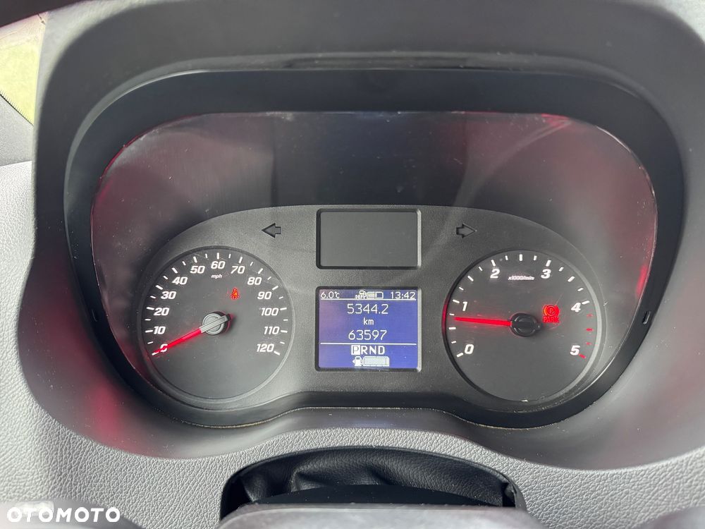 Mercedes-Benz Sprinter - 11