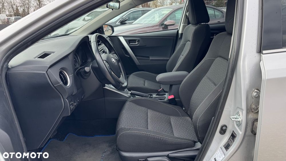 Toyota Auris Hybrid 135 Premium - 26