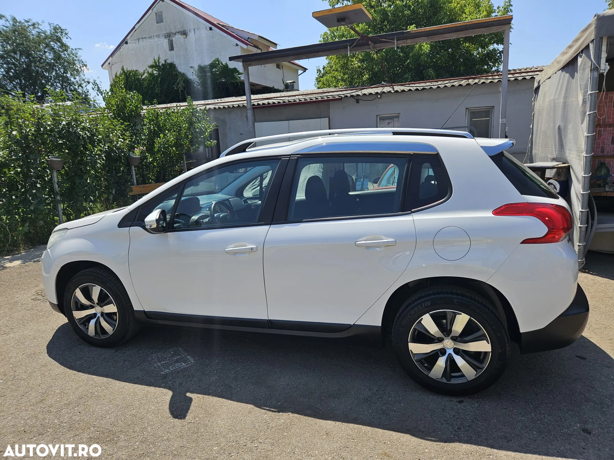 Peugeot 2008 1.2 PureTech Turbo Active - 3