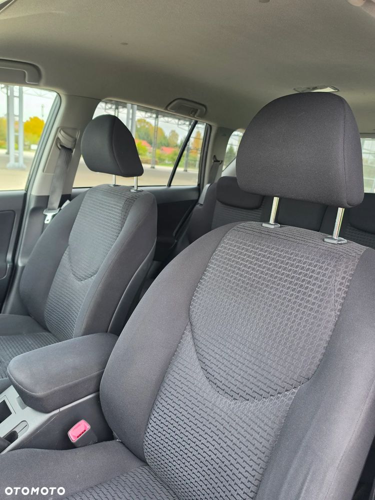 Toyota RAV4 2.0 4x4 Travel - 36