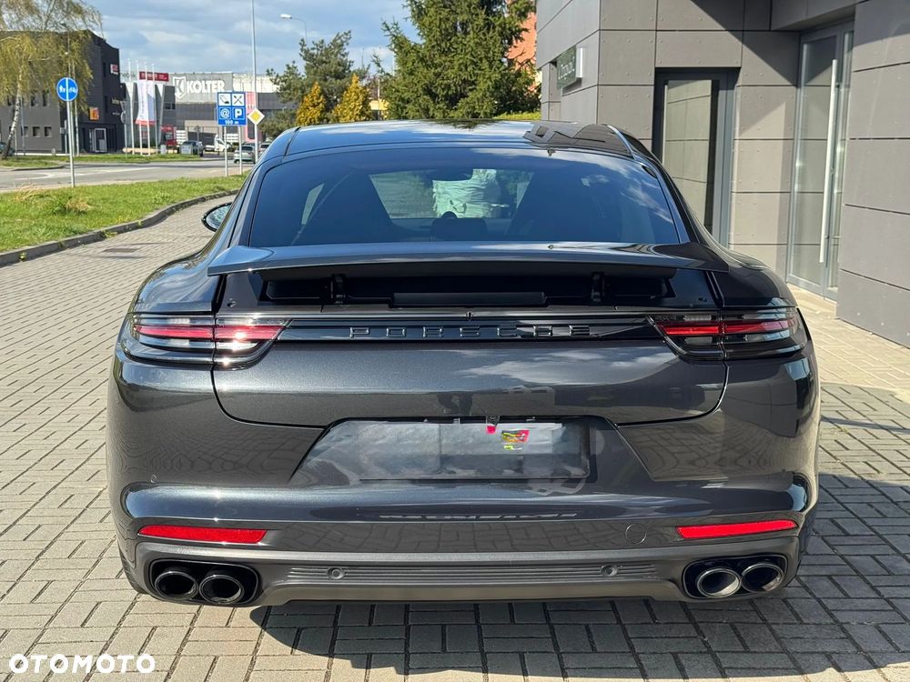 Porsche Panamera 4 Platinum Edition - 8