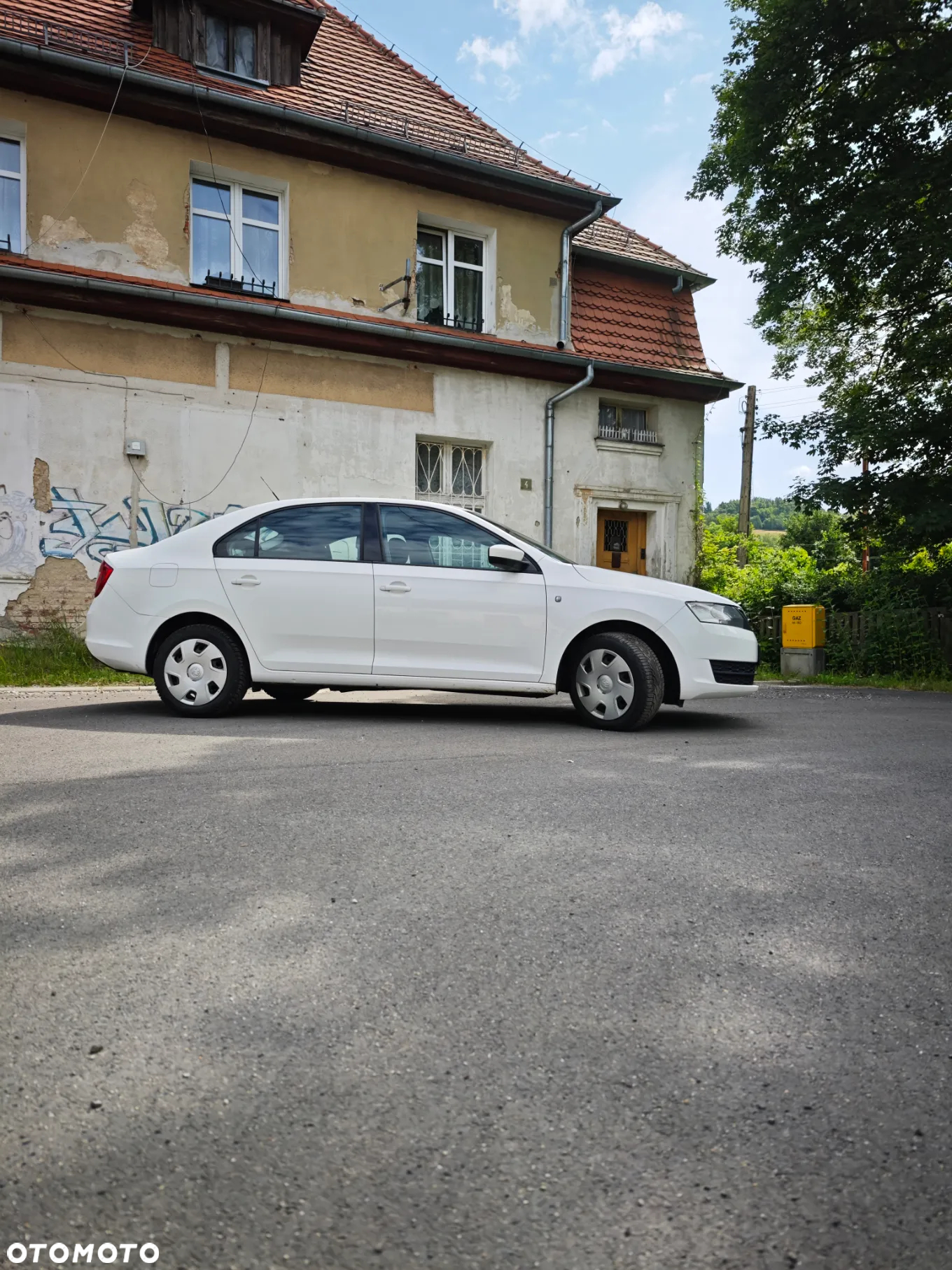 Skoda RAPID 1.2 Ambition - 4