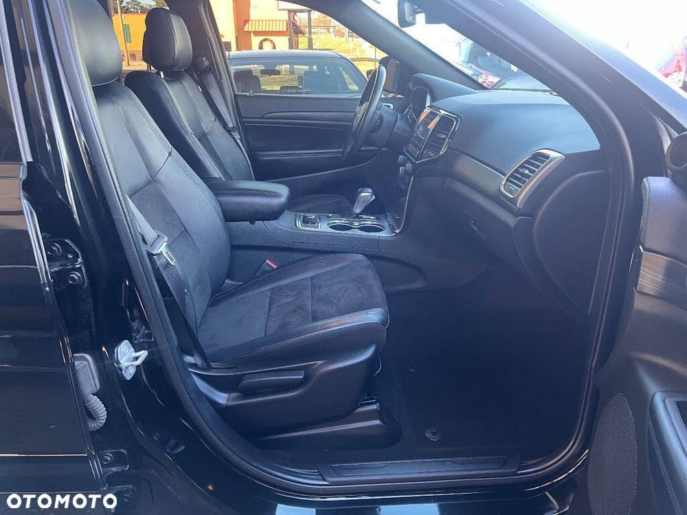 Jeep Grand Cherokee - 15