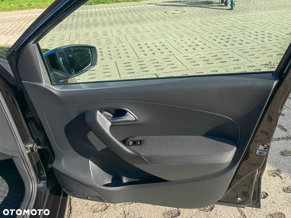 Volkswagen Polo 1.4 16V Trendline - 16